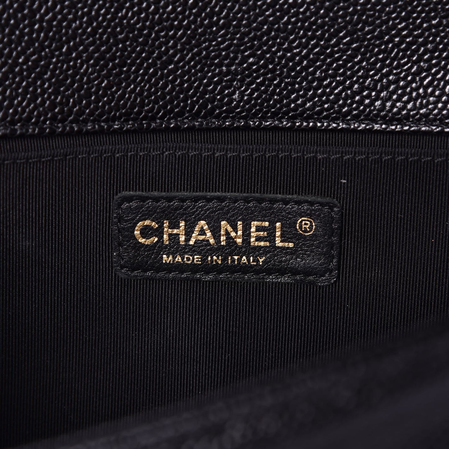 Caviar Quilted Medium Boy Flap Black