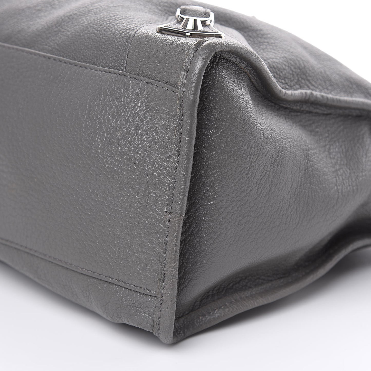Chevre Silver Metallic Edge Hardware City Gris Acier