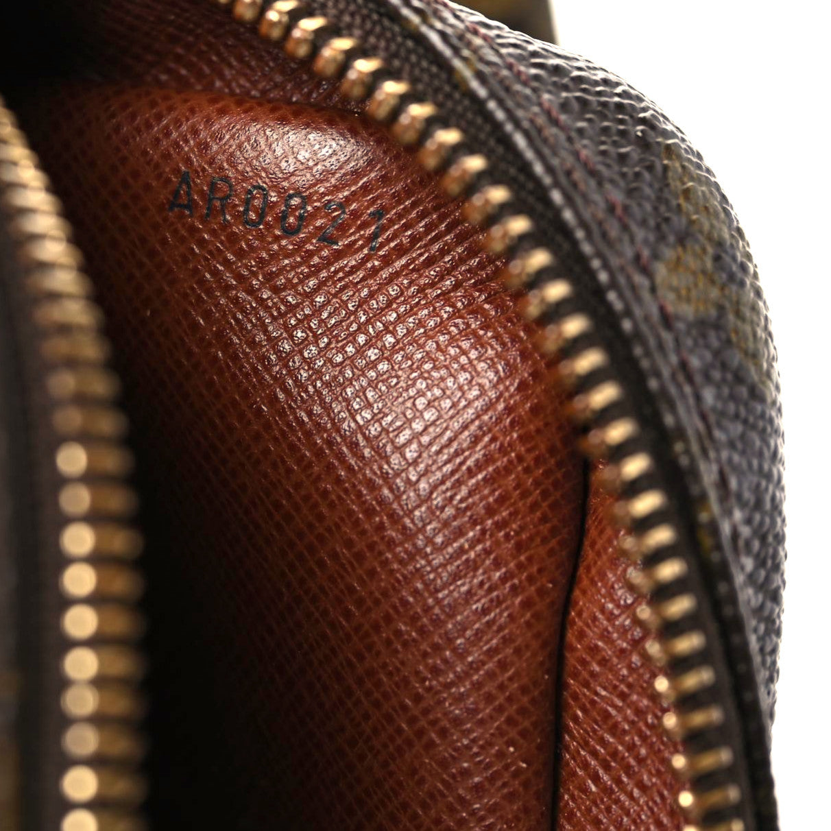 Monogram Amazone