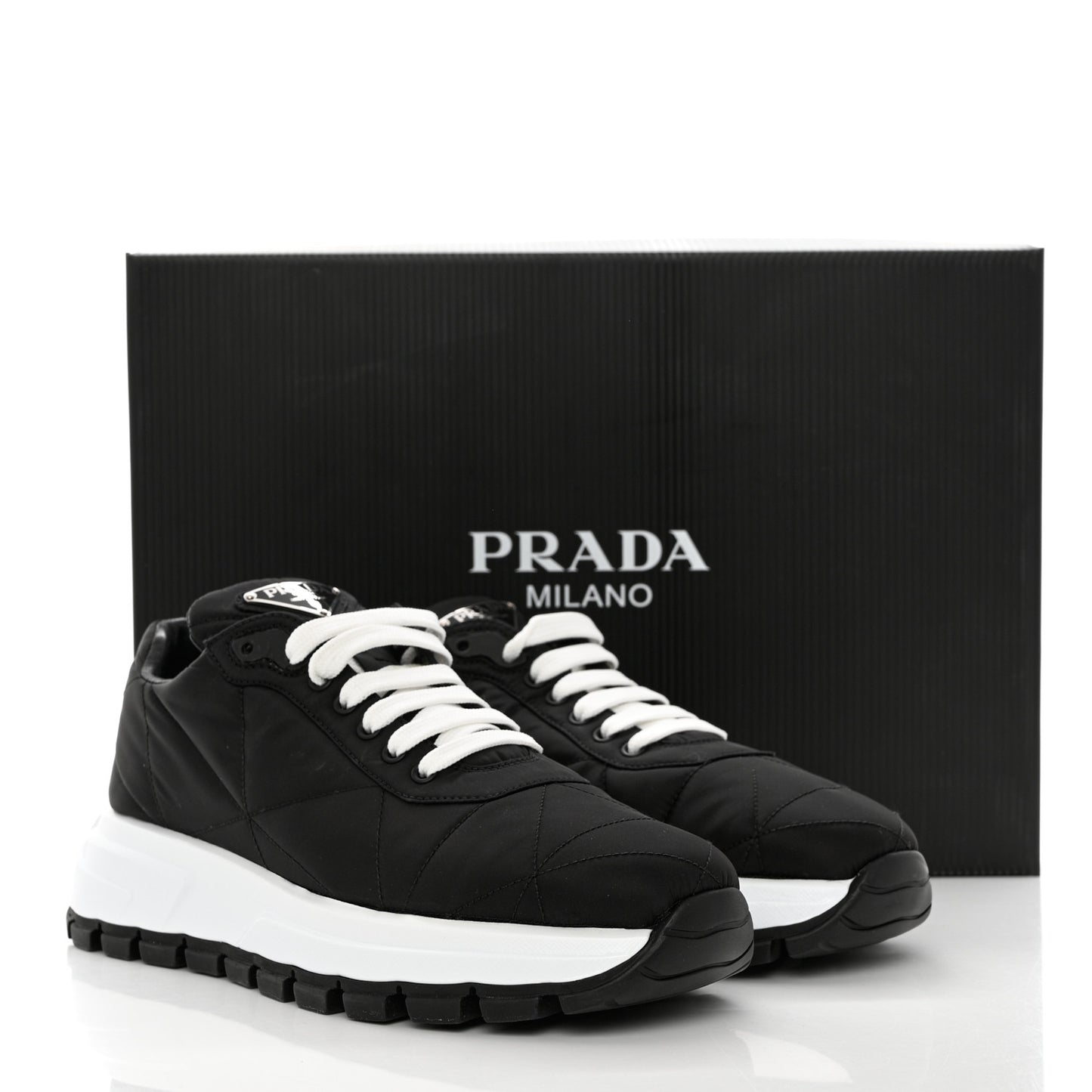 Re-Nylon Piuma Metal Triangle Logo Quilted 45mm Sneakers 41 Black