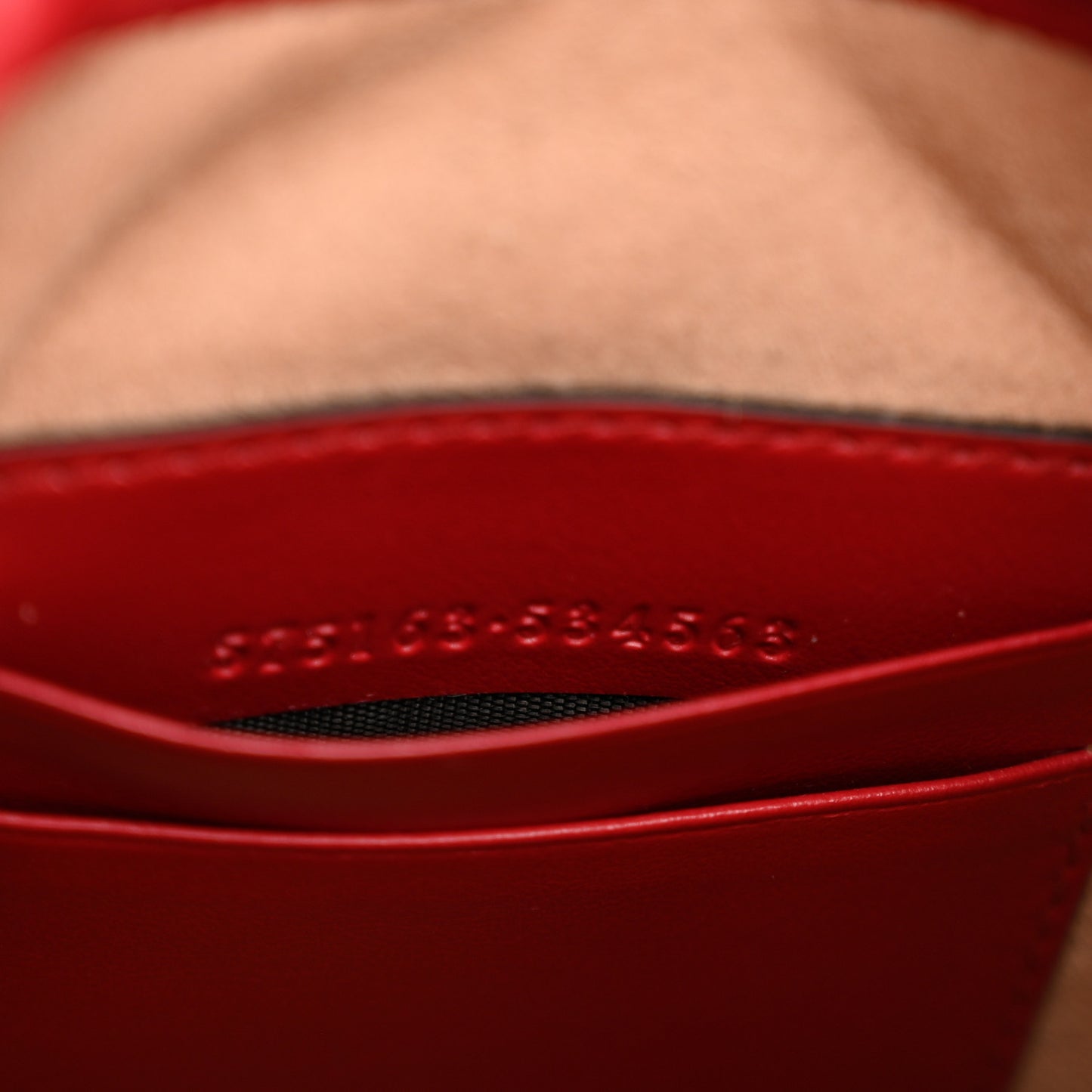 Calfskin Matelasse Mini GG Marmont 2.0 Bucket Bag Hibiscus Red