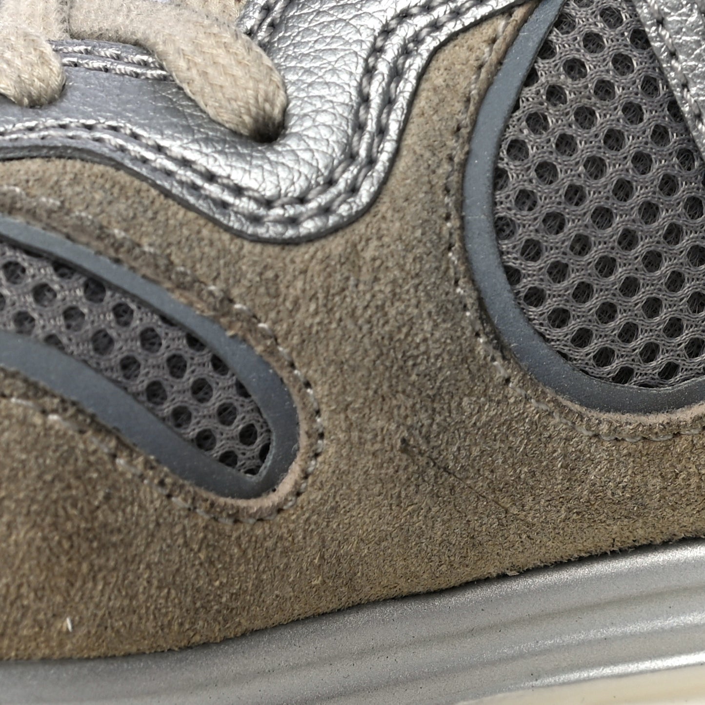 Metallic Calfskin Suede Womens Ultrapace Sneakers 35.5 Silver Oatmeal