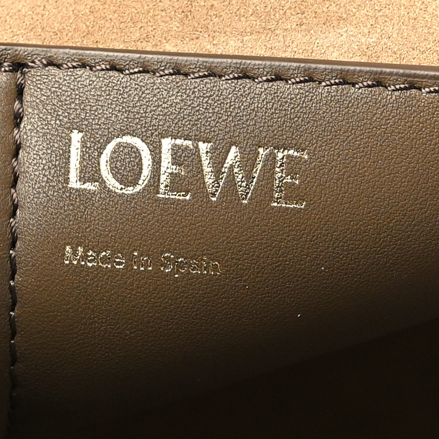 Loewe Smooth Calfskin Medium Pebble Bucket Bag Oak 6 of 9