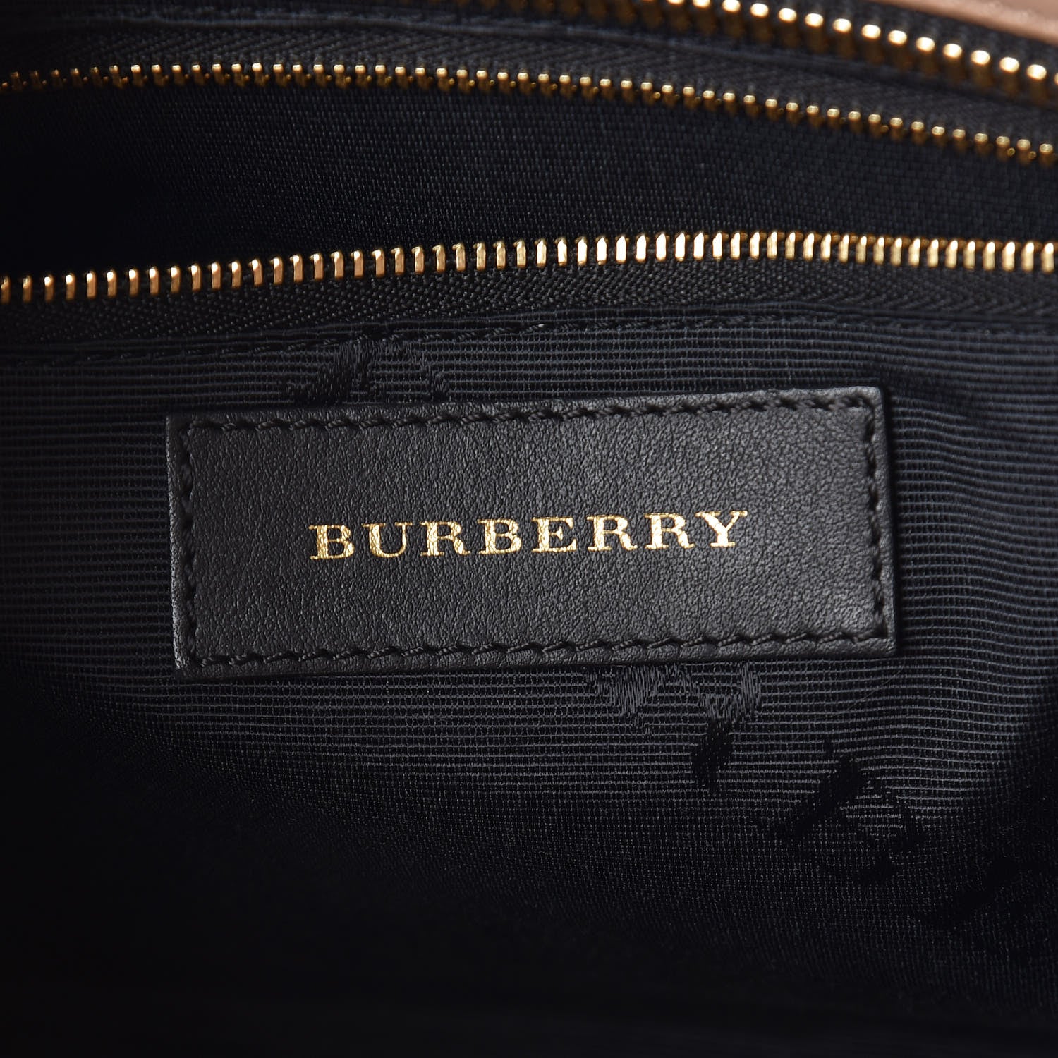 Burberry Signature Grain Medium Clifton Bag Pale Apricot 6 of 14