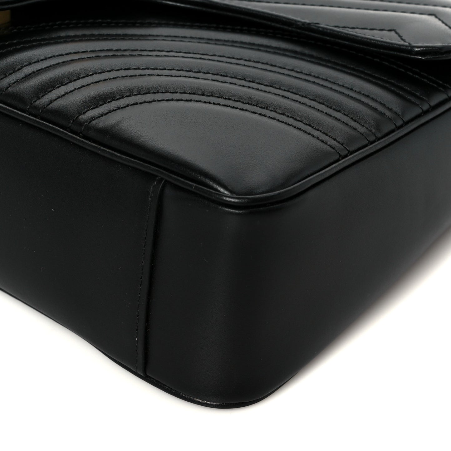 Calfskin Matelasse Medium GG Marmont Shoulder Bag Black