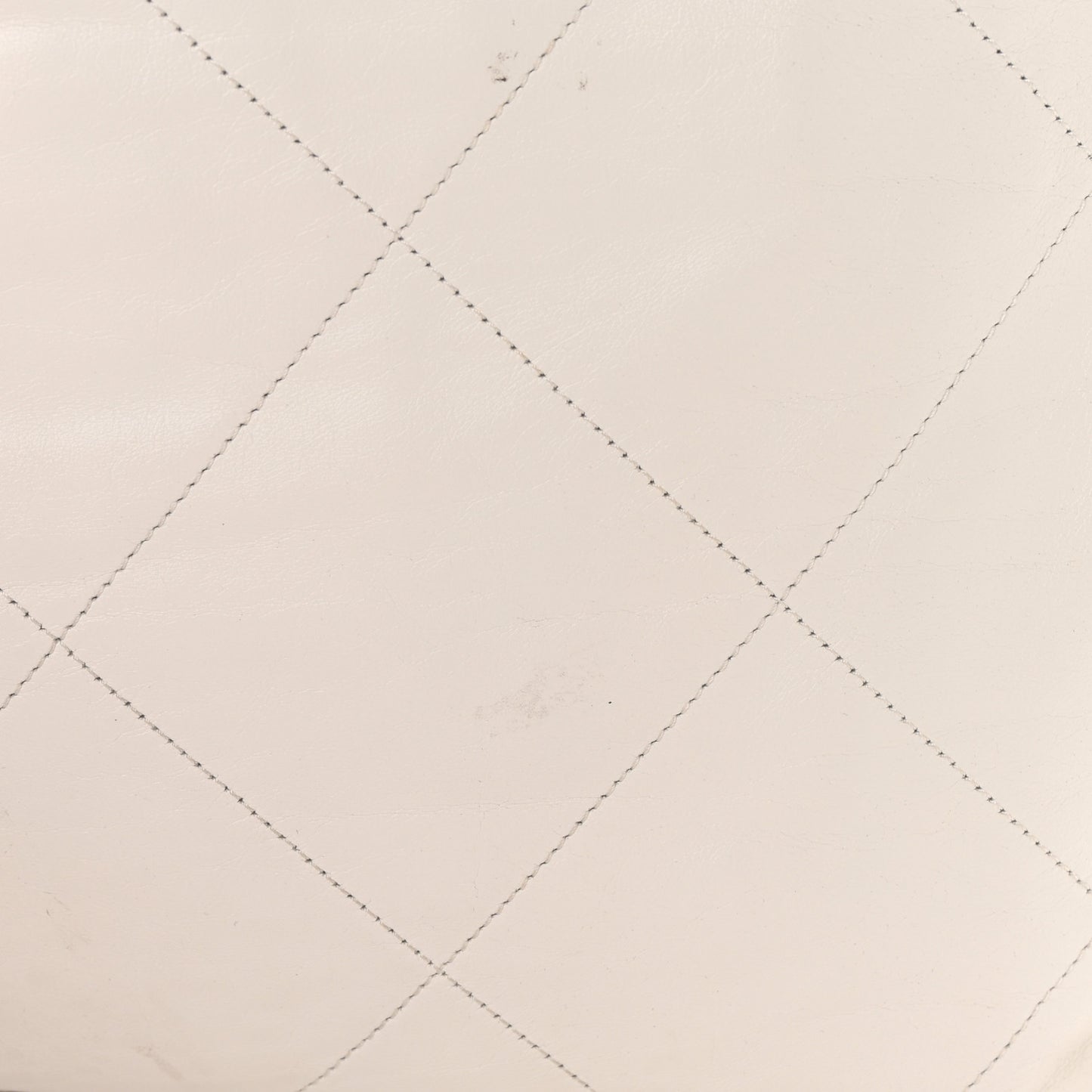 Shiny Calfskin Quilted Chanel 22 White