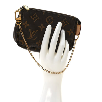 Louis Vuitton Monogram Mini Pochette Accessories 2 of 7