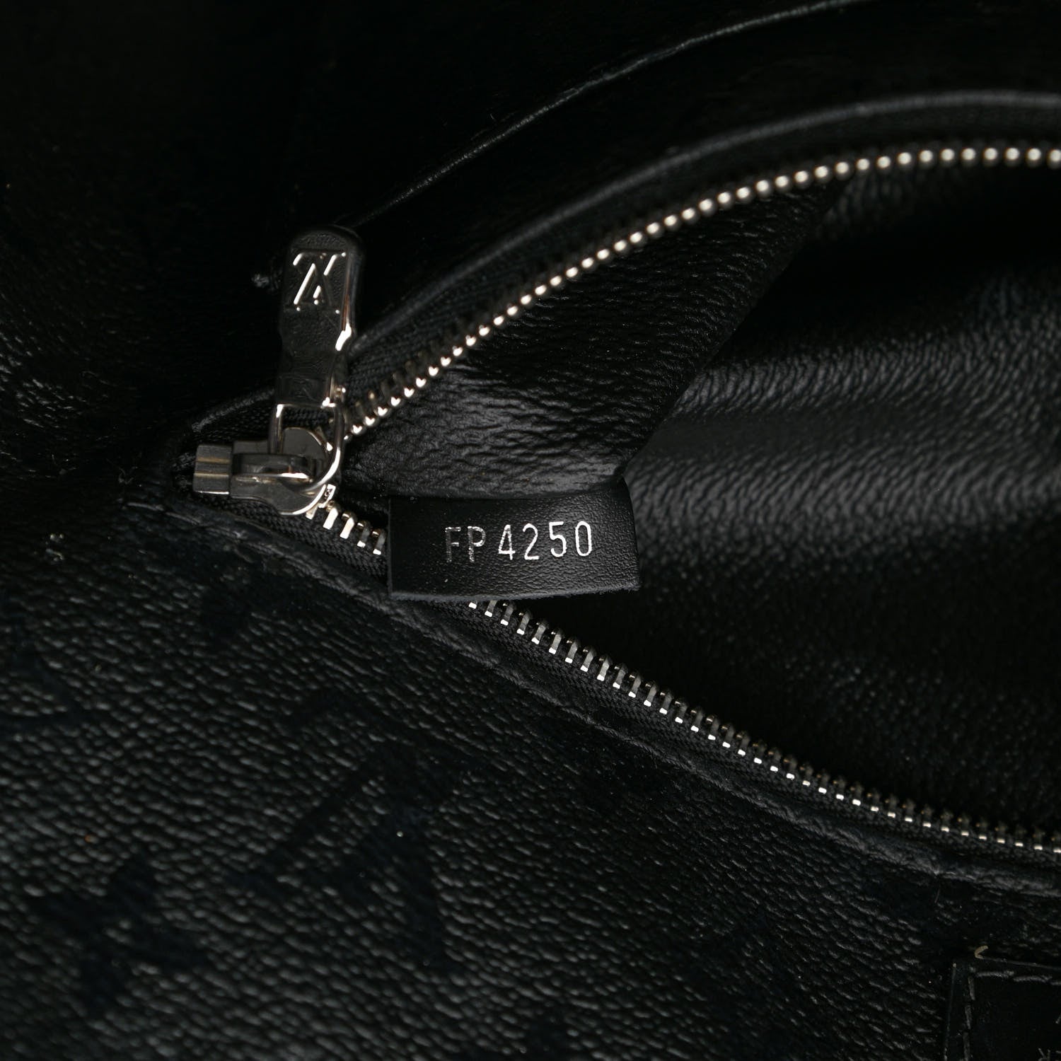 Louis Vuitton X UF Tufted Monogram Tufted Cabas White Black 7 of 10