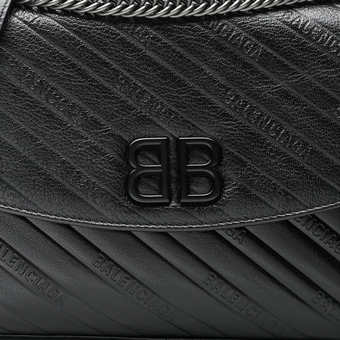 Shiny Goatskin Logo Embossed Monochrome M BB Round Shoulder Bag Black