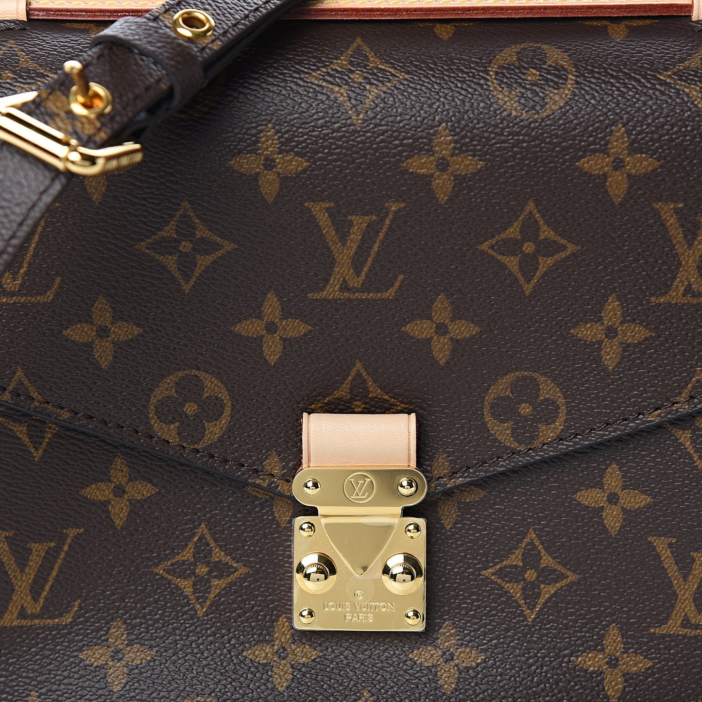 Monogram Pochette Metis