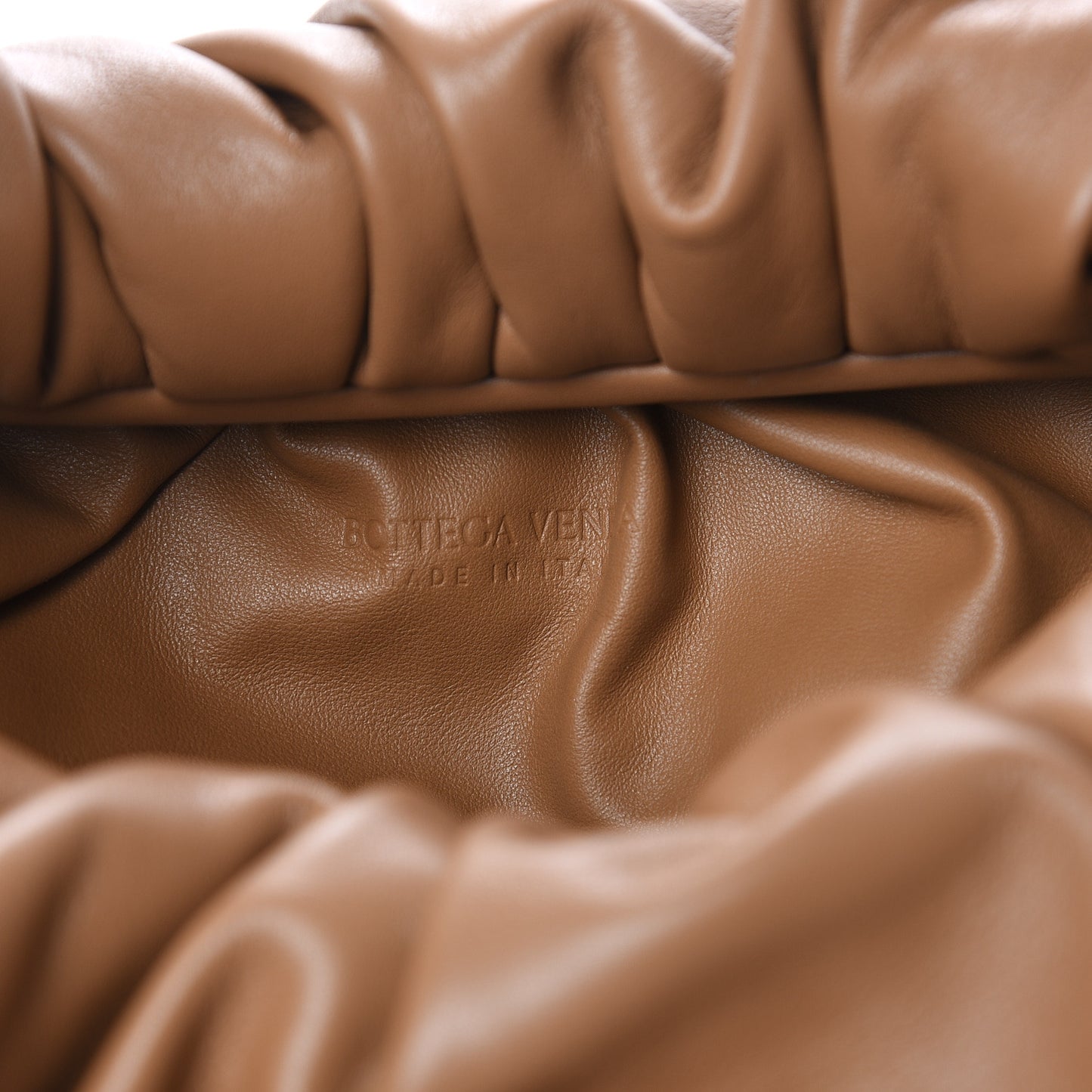 Smooth Butter Calfskin Small The Shoulder Pouch Cammello