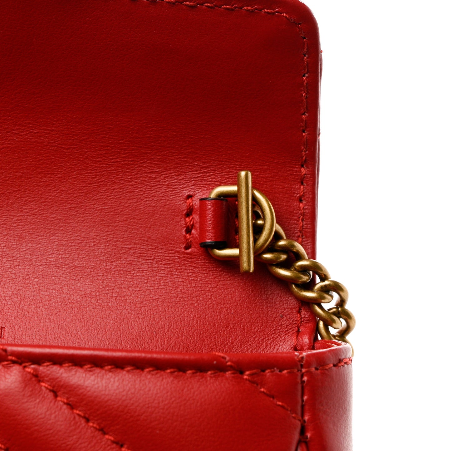 Calfskin Matelasse GG Marmont 2.0 Coin Purse On A Chain Hibiscus Red