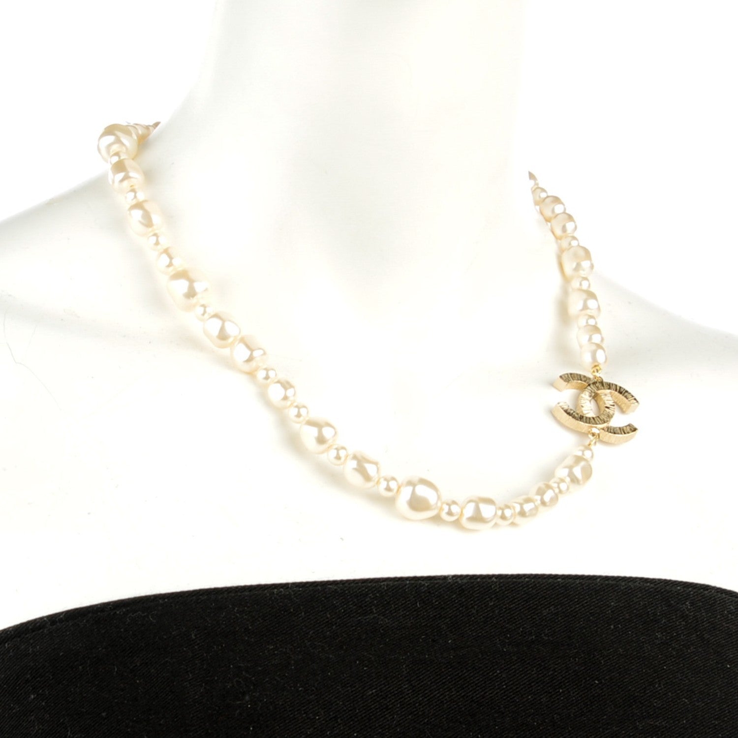 Chanel Graduated Pearl CC Short Necklace Gold 2 of 5