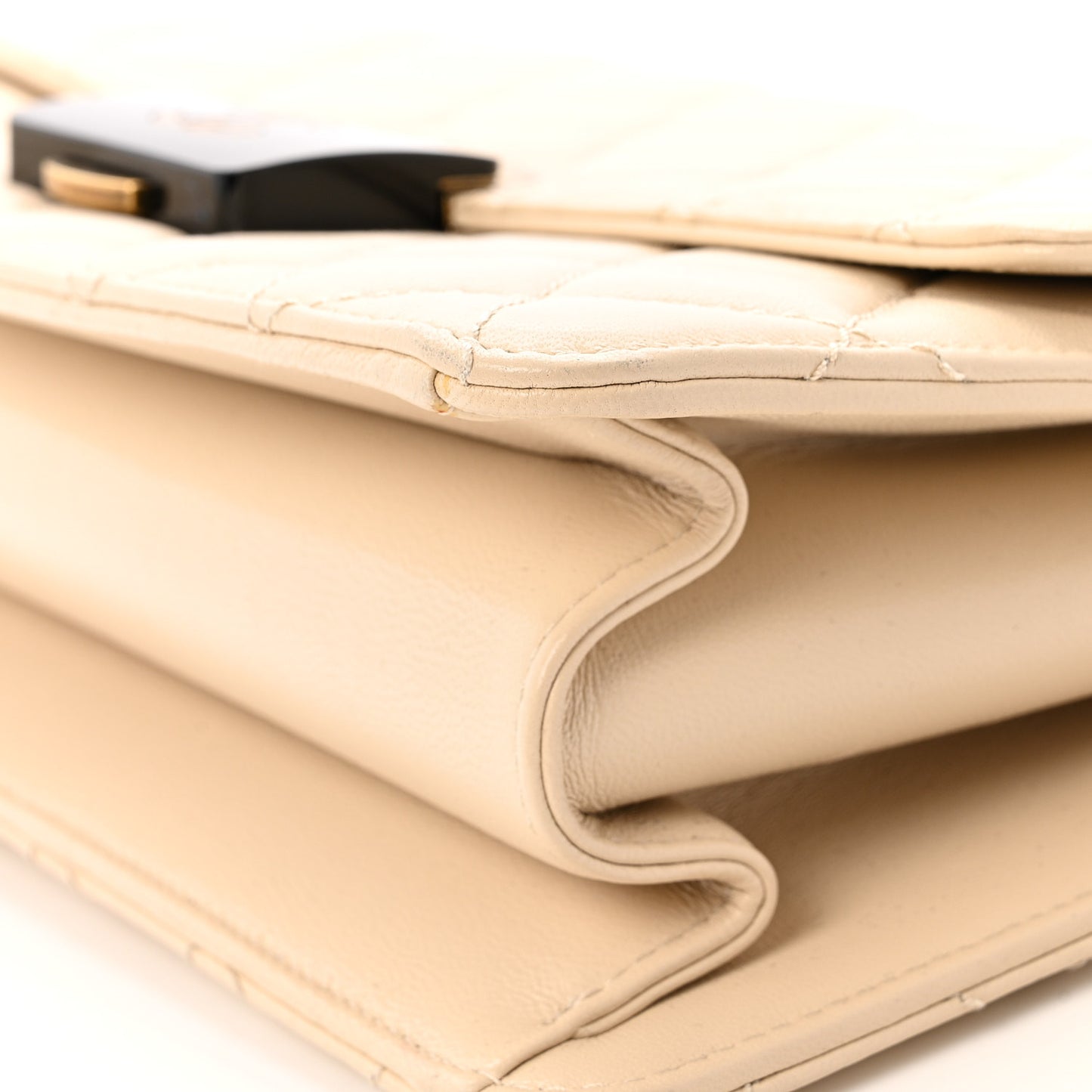Sheepskin Quilted Large Beauty Lock Flap Beige
