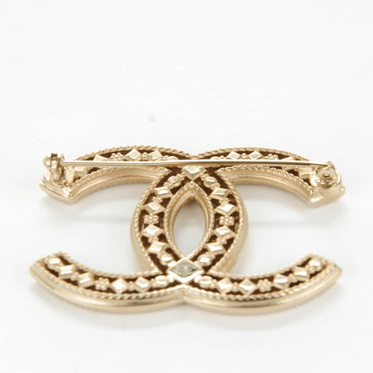 Chanel CC Brooch Light Gold 3 of 4