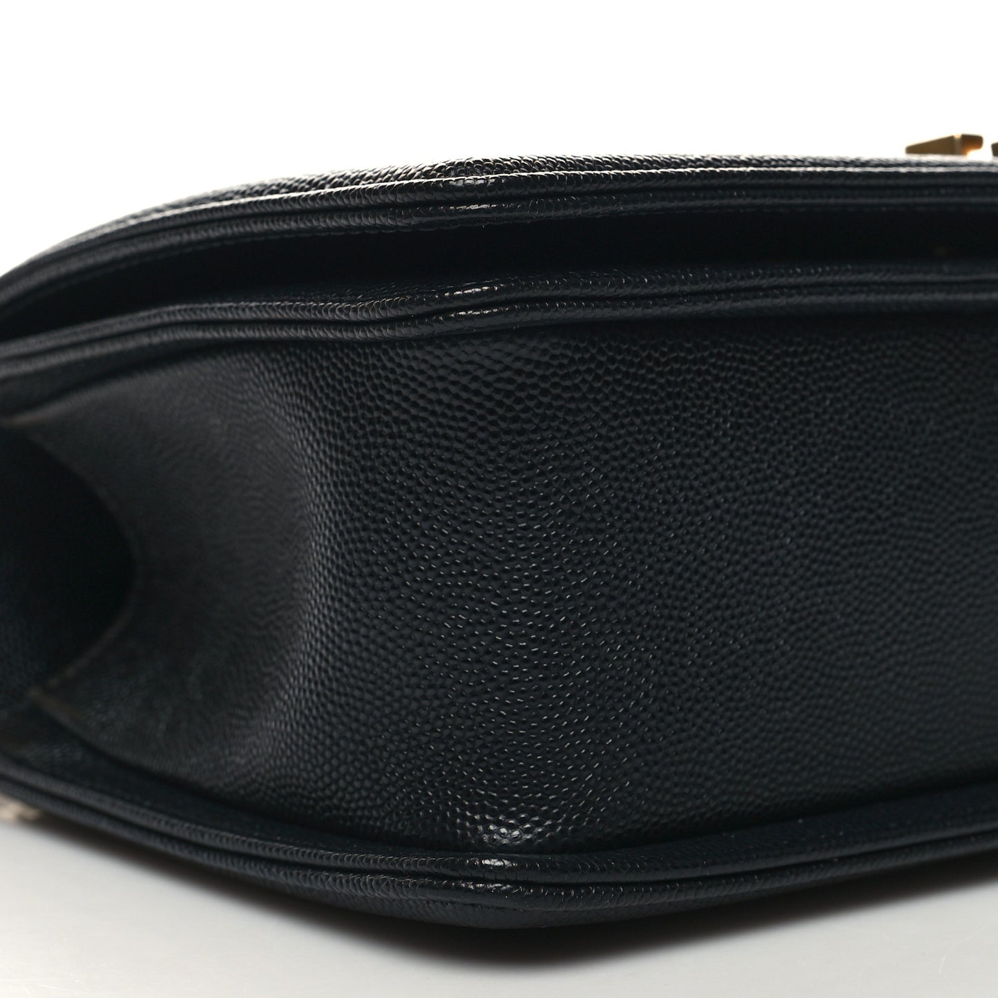 Caviar Quilted Medium Boy Flap Black