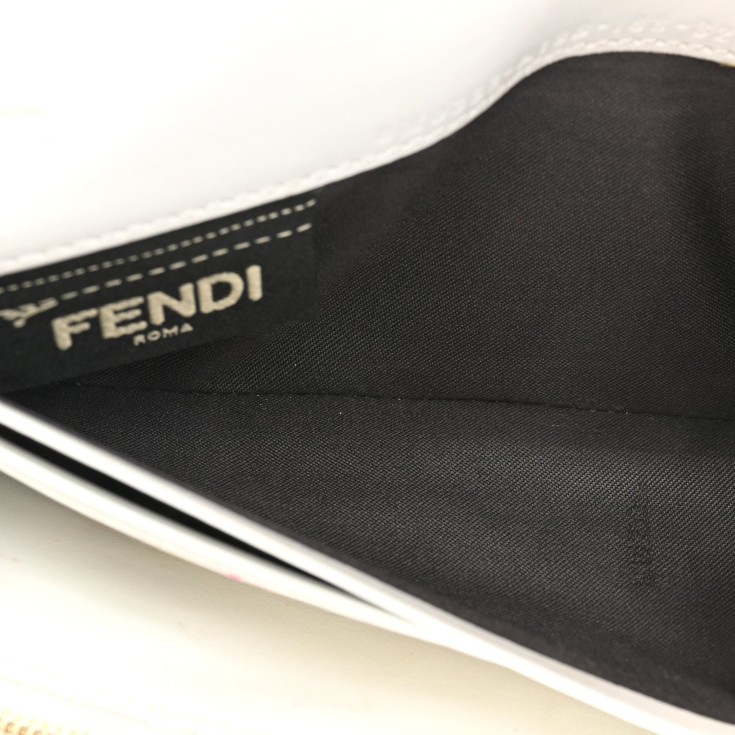 Vitello Cruise F is Fendi Continental Envelope Wallet on Chain Bianco