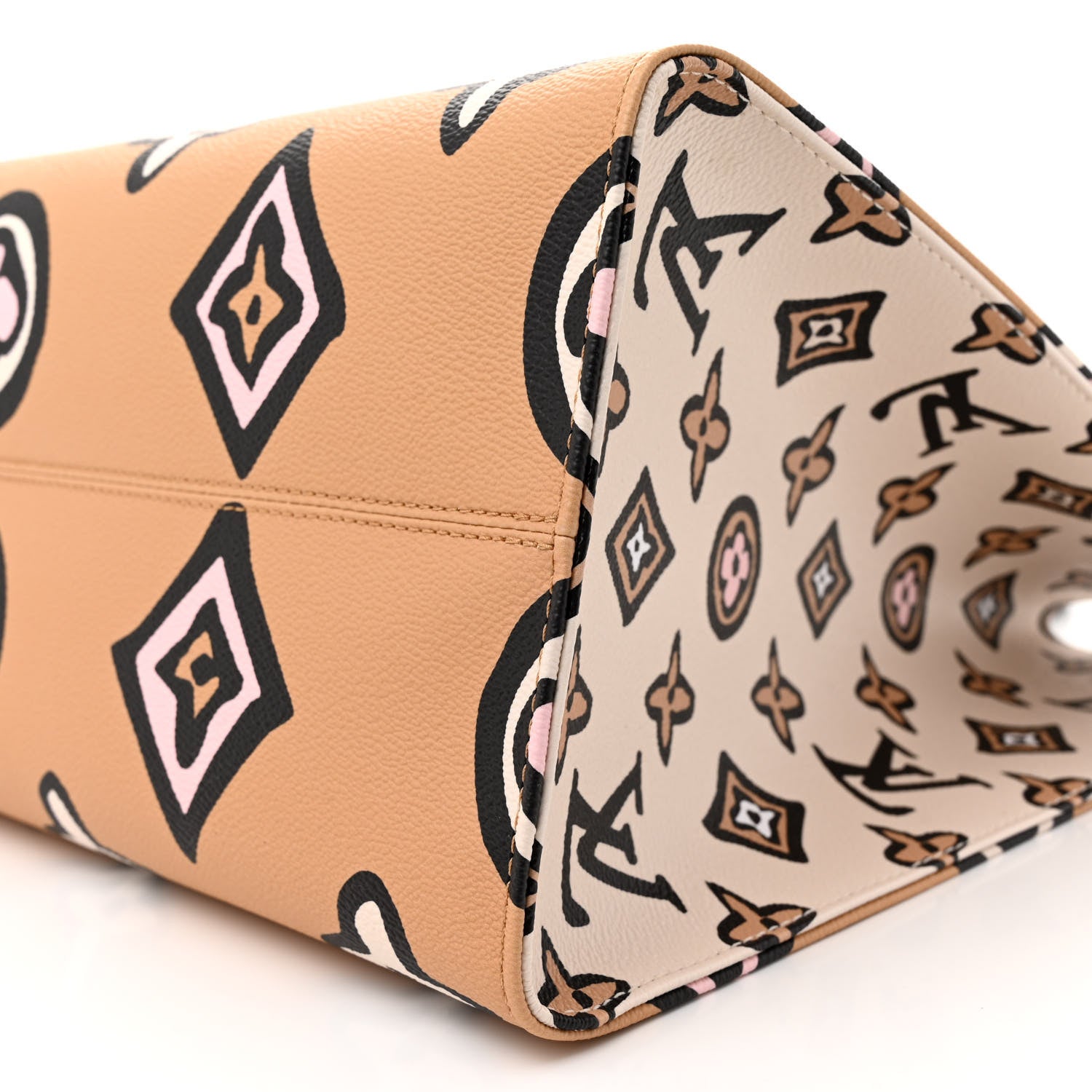 Louis Vuitton Monogram Giant Wild At Heart Onthego GM Arizona 9 of 9