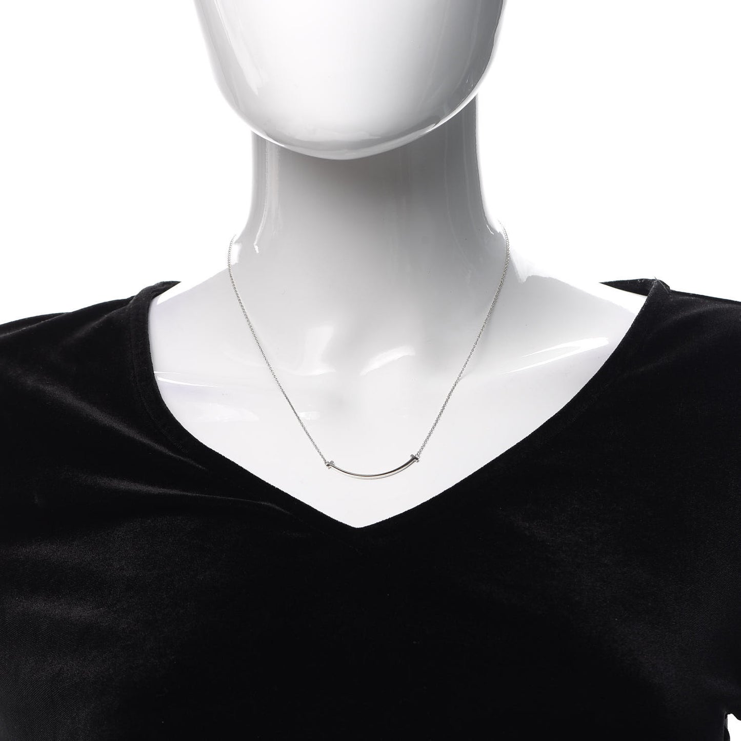 18K White Gold Small T Smile Pendant Necklace