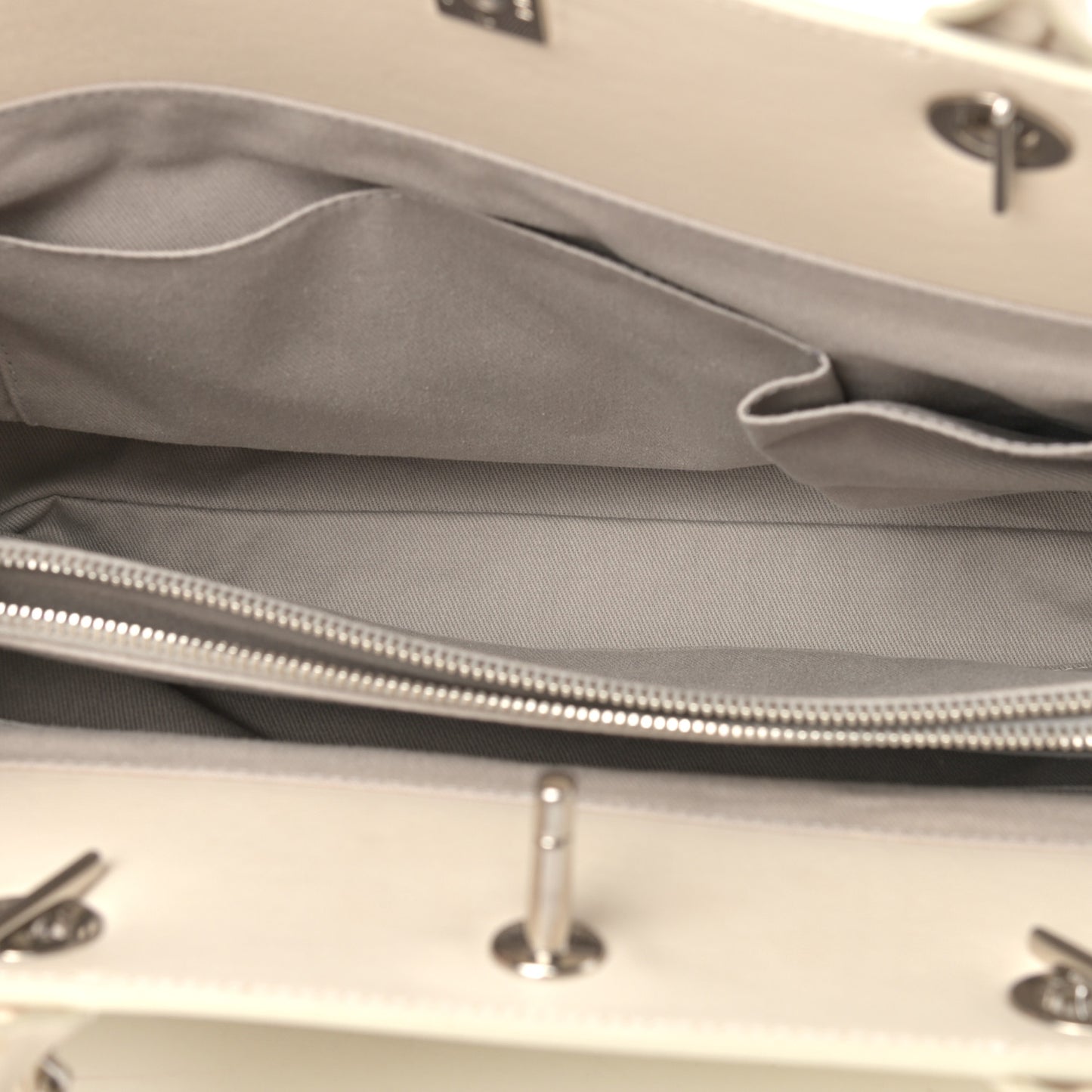 Aged Calfskin Quilted Be CC Tote Dark White