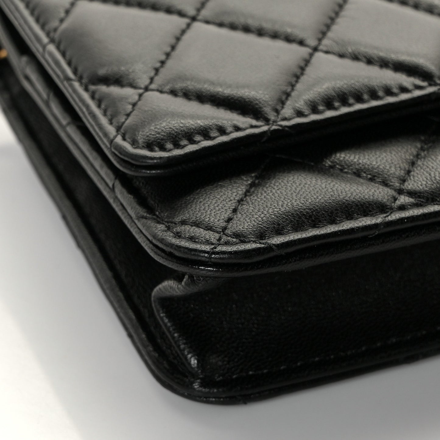Lambskin Quilted CC Pearl Crush Wallet on Chain WOC Black