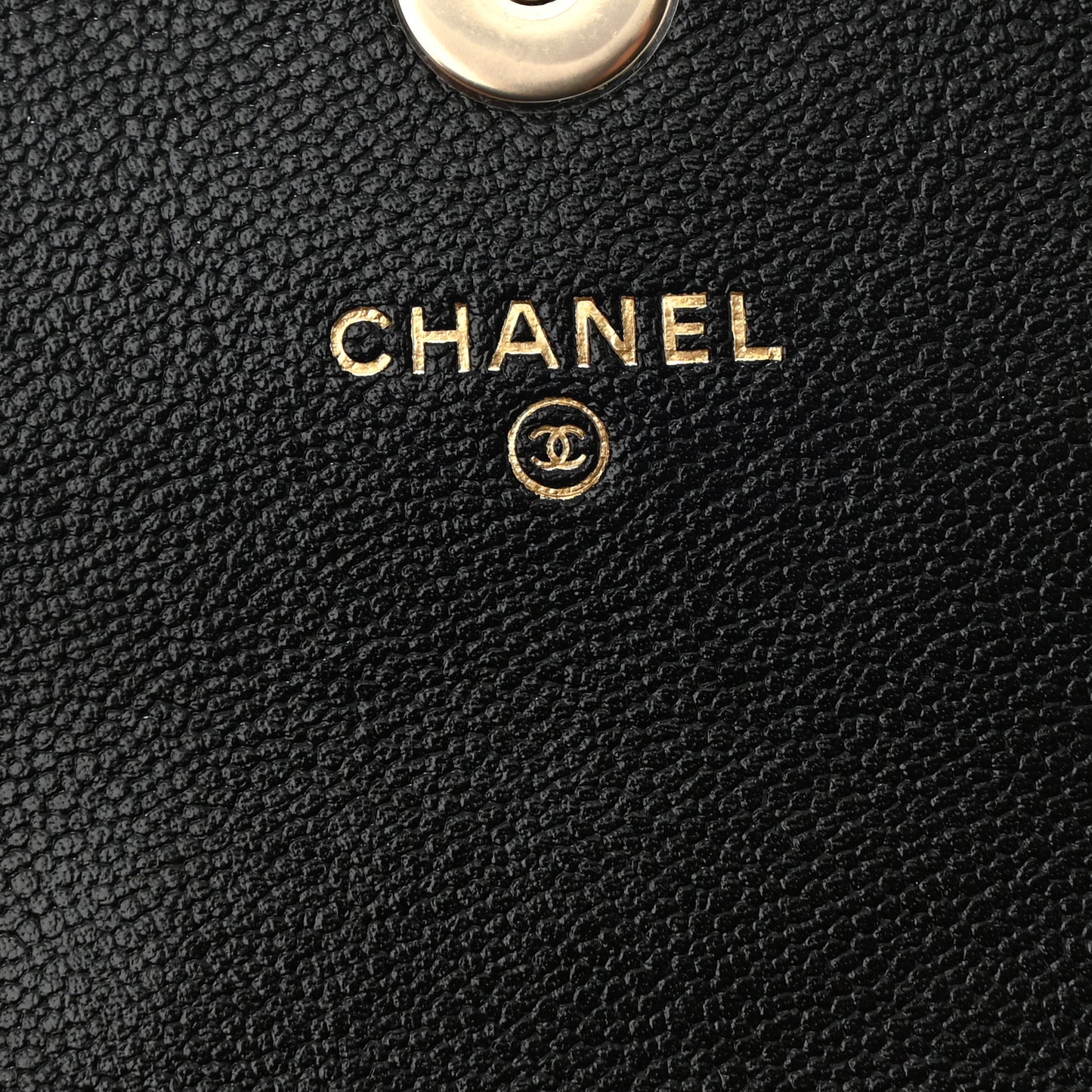 Caviar Quilted CC Airpods Pro and Phone Case With Chain Black