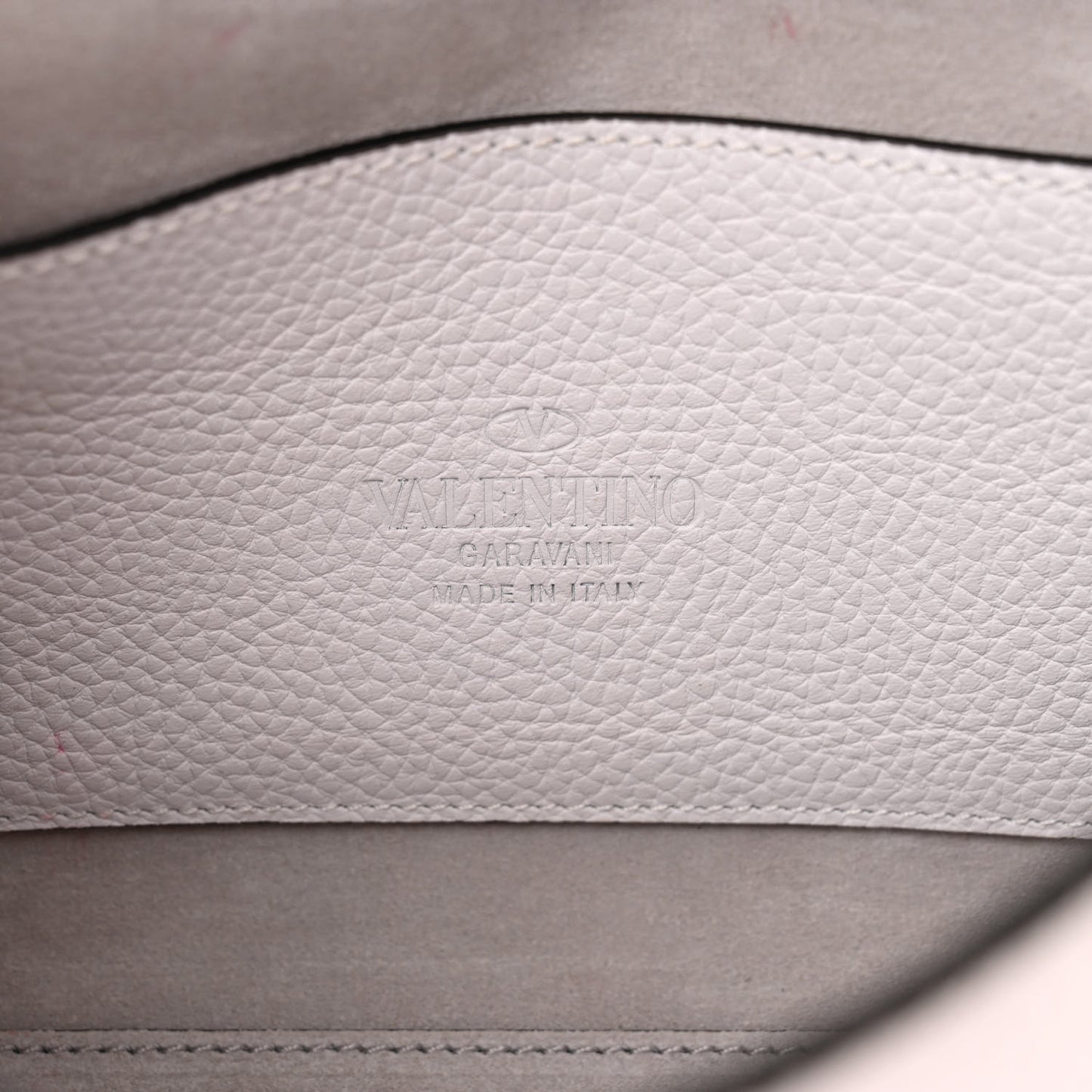 Pebbled Calfskin Medium Rockstud Flip Lock Crossbody Bag White
