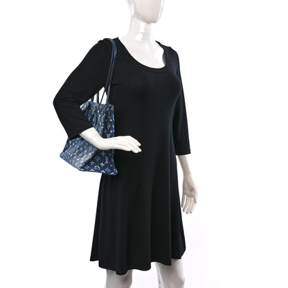 Louis Vuitton Monogram Jacquard Denim Onthego MM Bleu 2 of 8