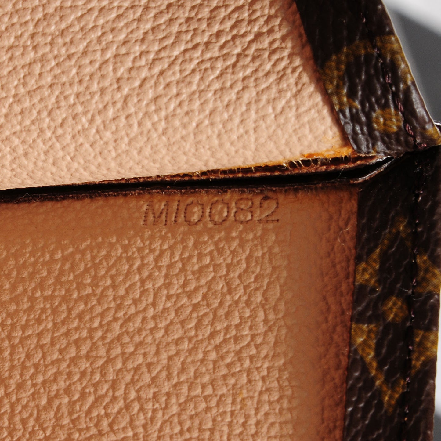 Monogram Sac Plat