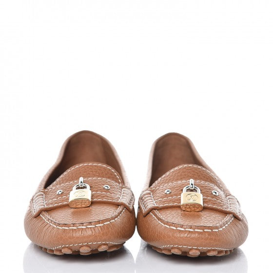 Louis Vuitton Grained Calfskin Close Up Flat Loafer 39 Brown 2 of 10