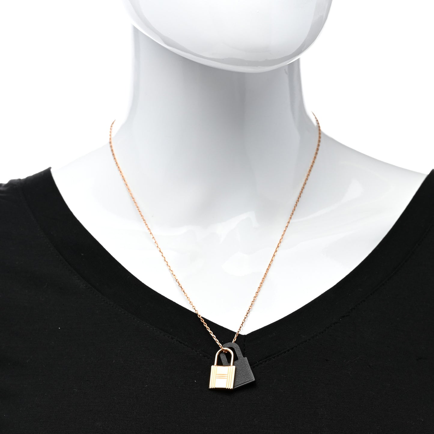 Swift Small O'Kelly Pendant Necklace Black
