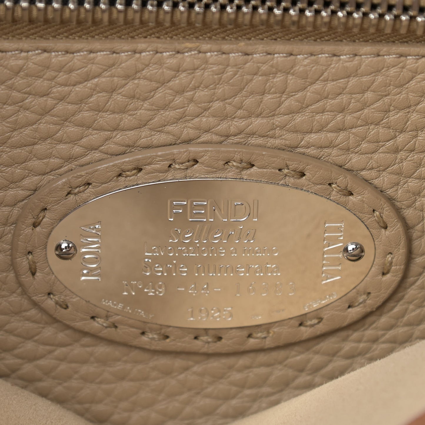 Cuoio Romano Selleria Bi-Color Medium Peekaboo Iconic Satchel Mou Deserto