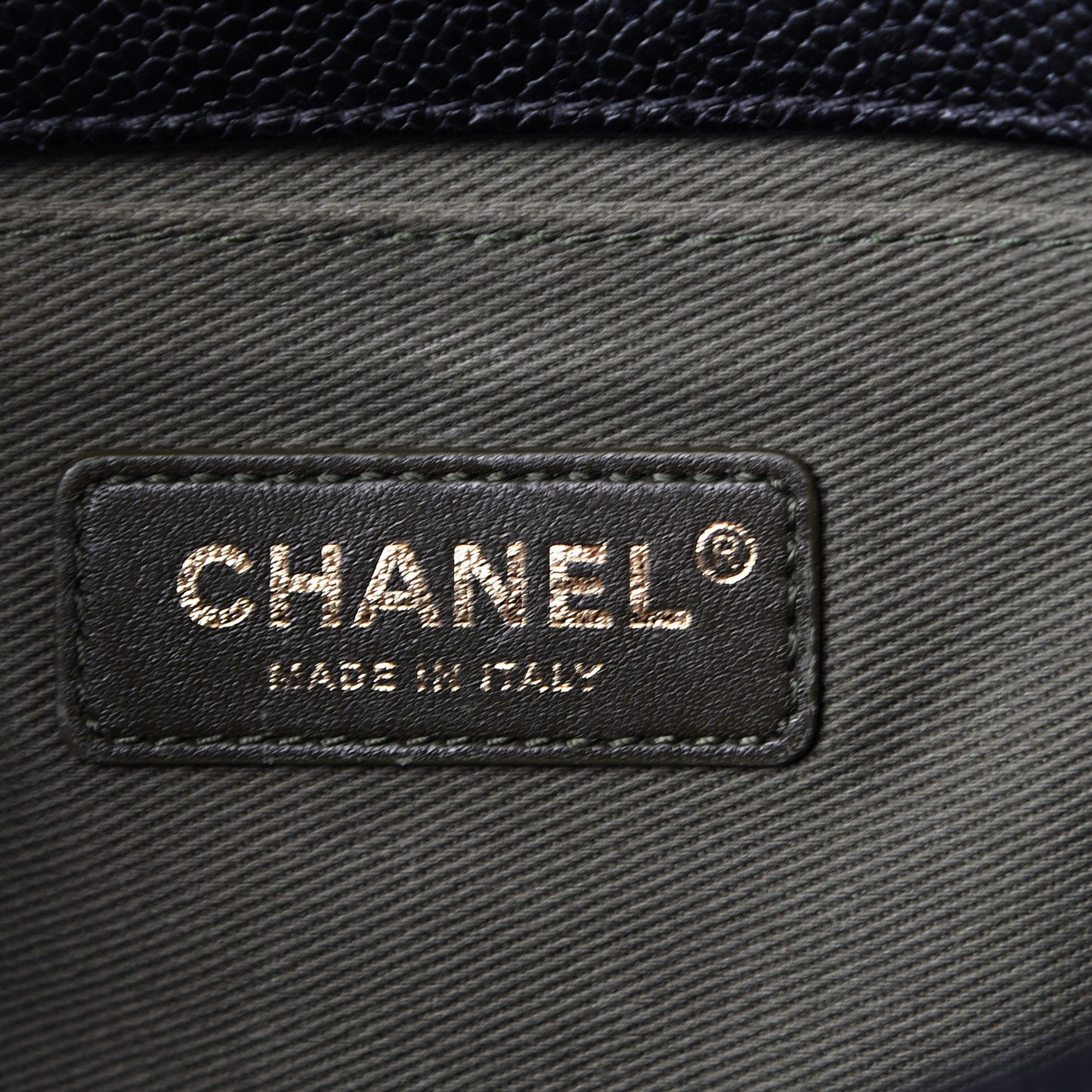 Caviar Quilted Medium Boy Flap Black