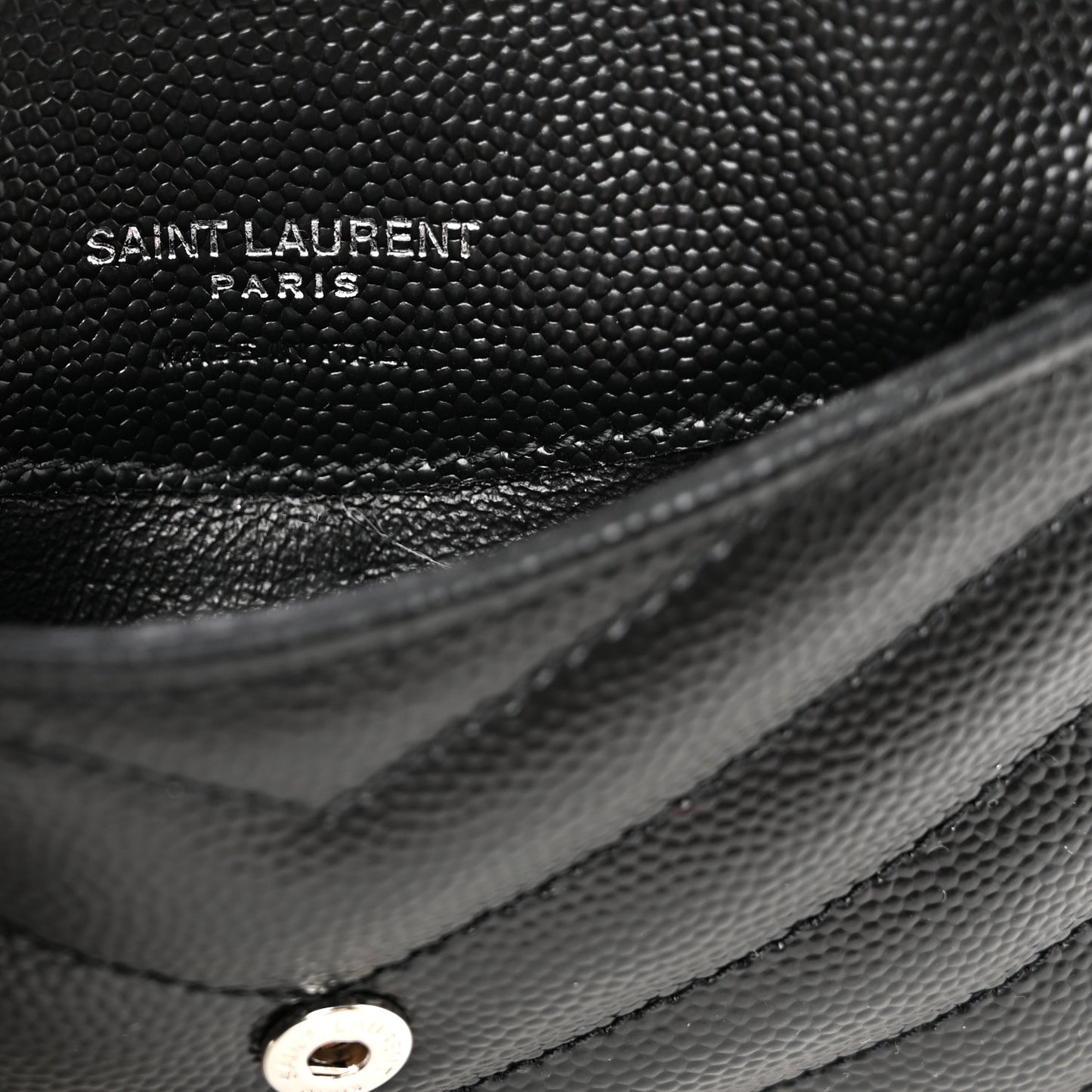 Grain De Poudre Matelasse Chevron Monogram Compact Wallet Black