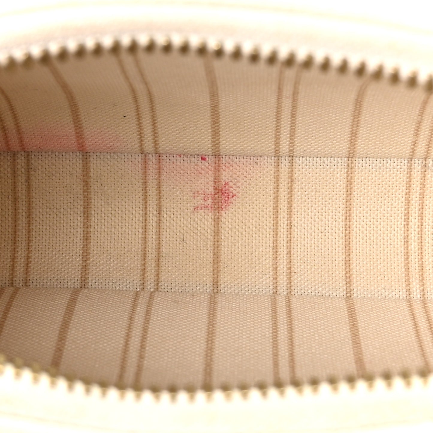 Empreinte Easy Pouch On Strap Cream