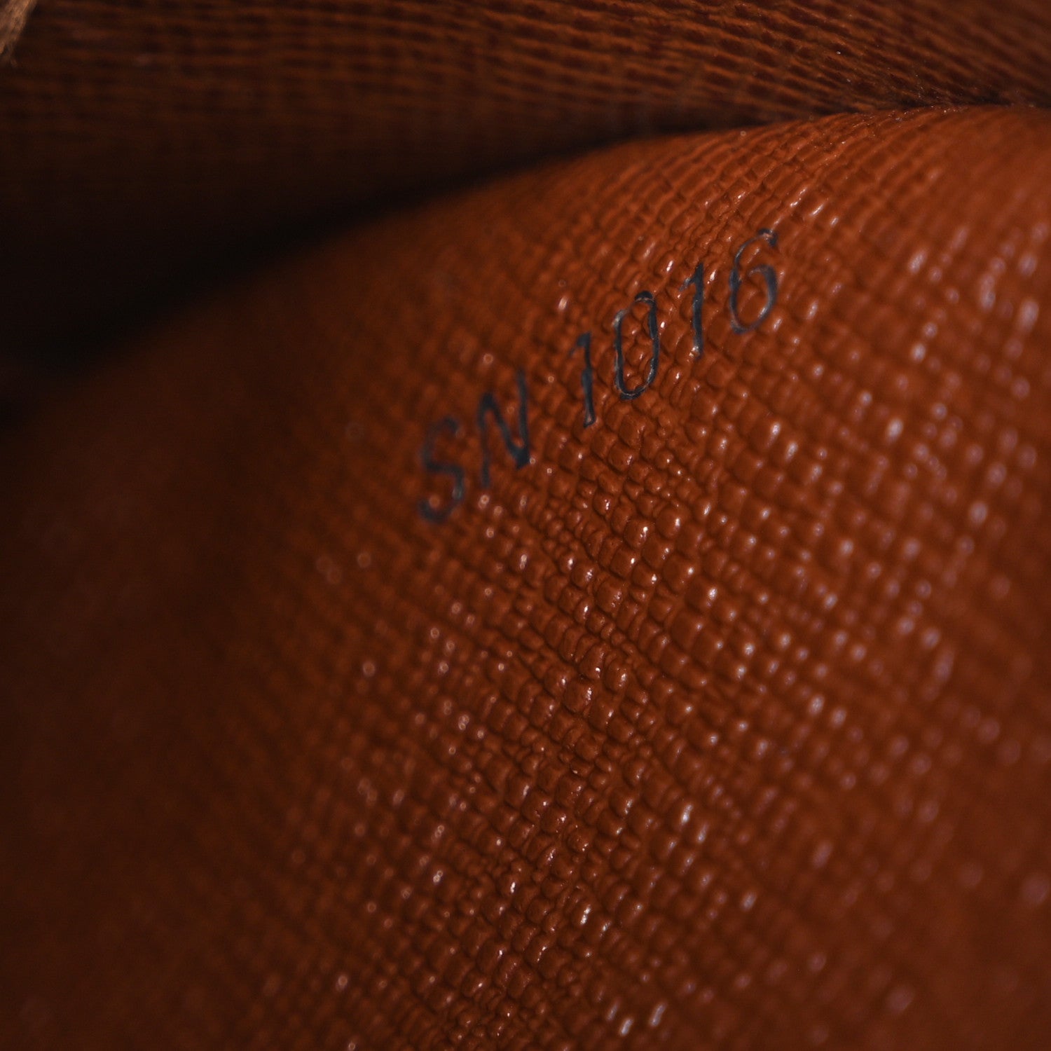 Louis Vuitton Monogram Blois 6 of 11