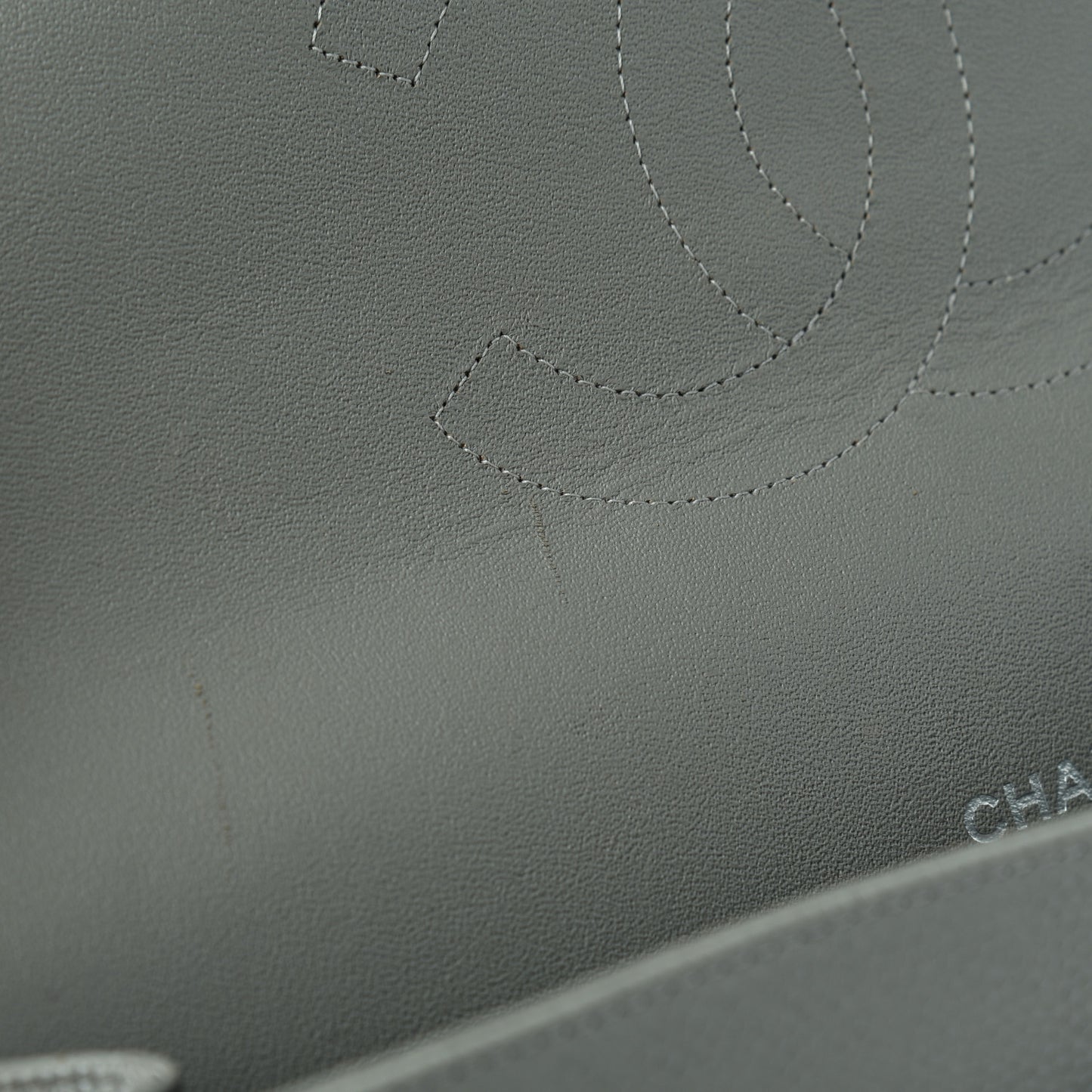 Caviar Quilted Maxi Double Flap Light Grey