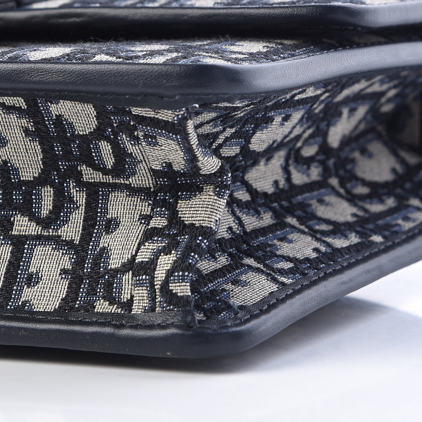 Oblique 30 Montaigne Flap Bag Blue