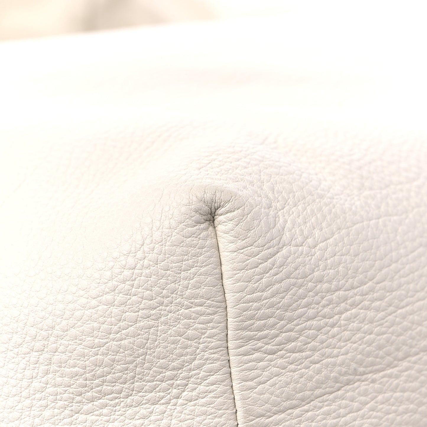 Vitello Daino Hobo White