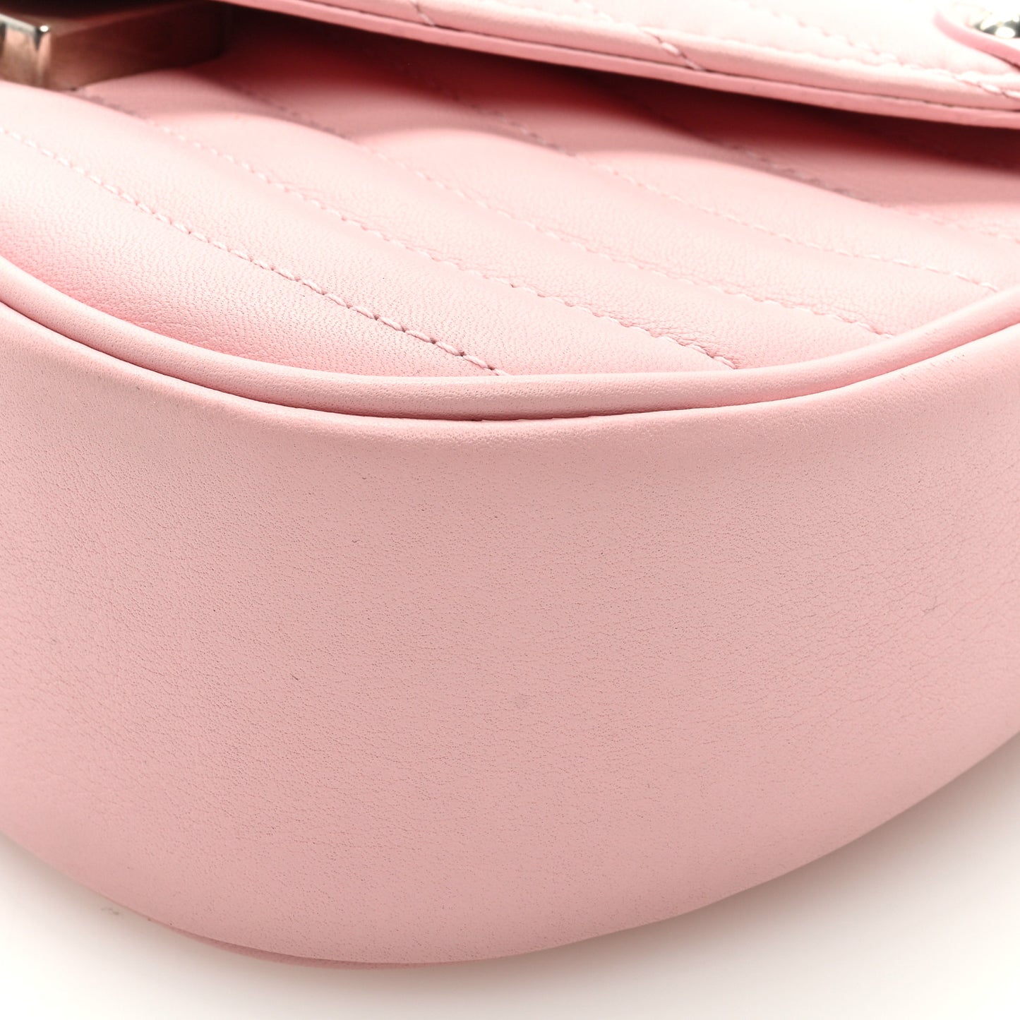Calfskin New Wave Chain PM Smoothie Pink