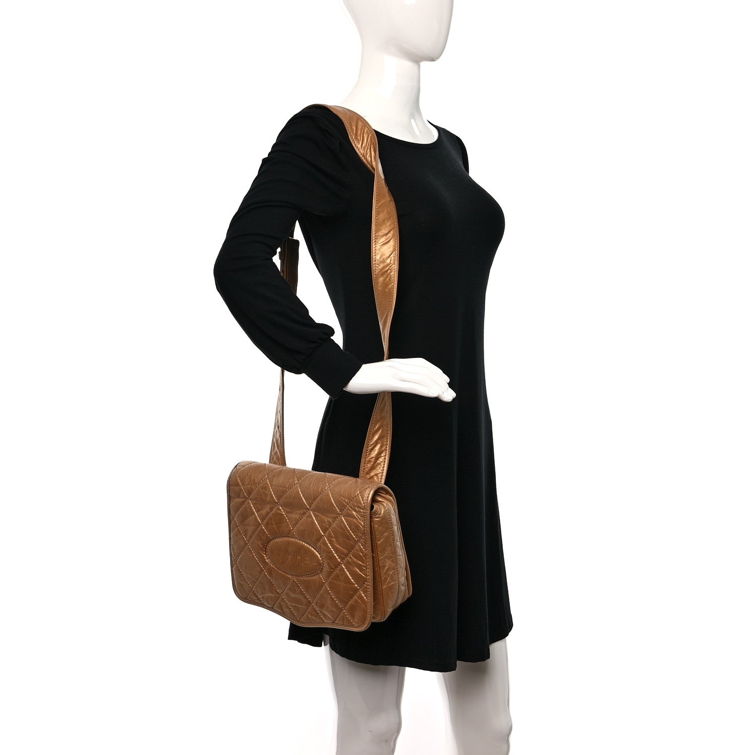 Chanel Aged Calfskin Quilted Vintage Ligne Messenger Flap Gold 2 of 11