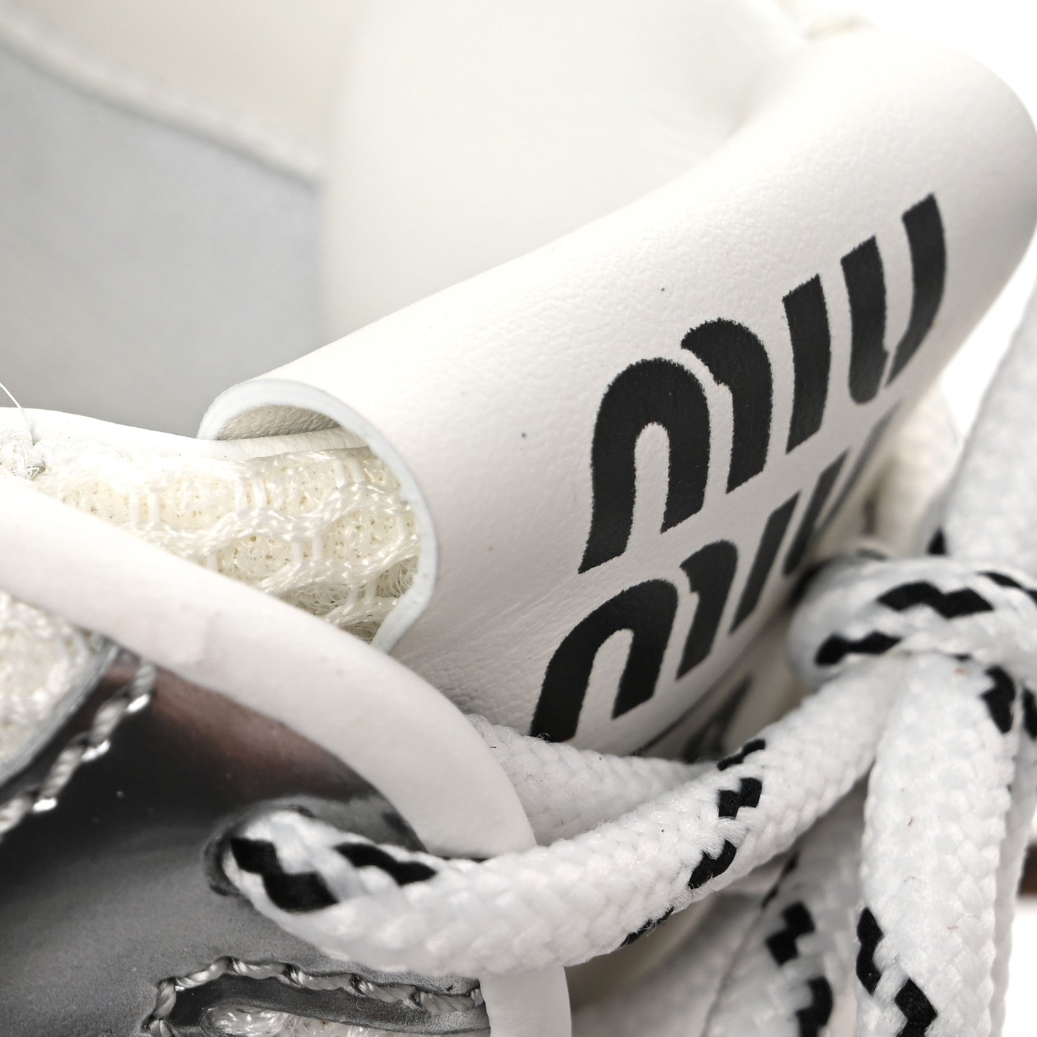 Miu Miu X NEW BALANCE Metallic Calfskin Mesh 530 SL Sneakers 37.5 Argento 9 of 11