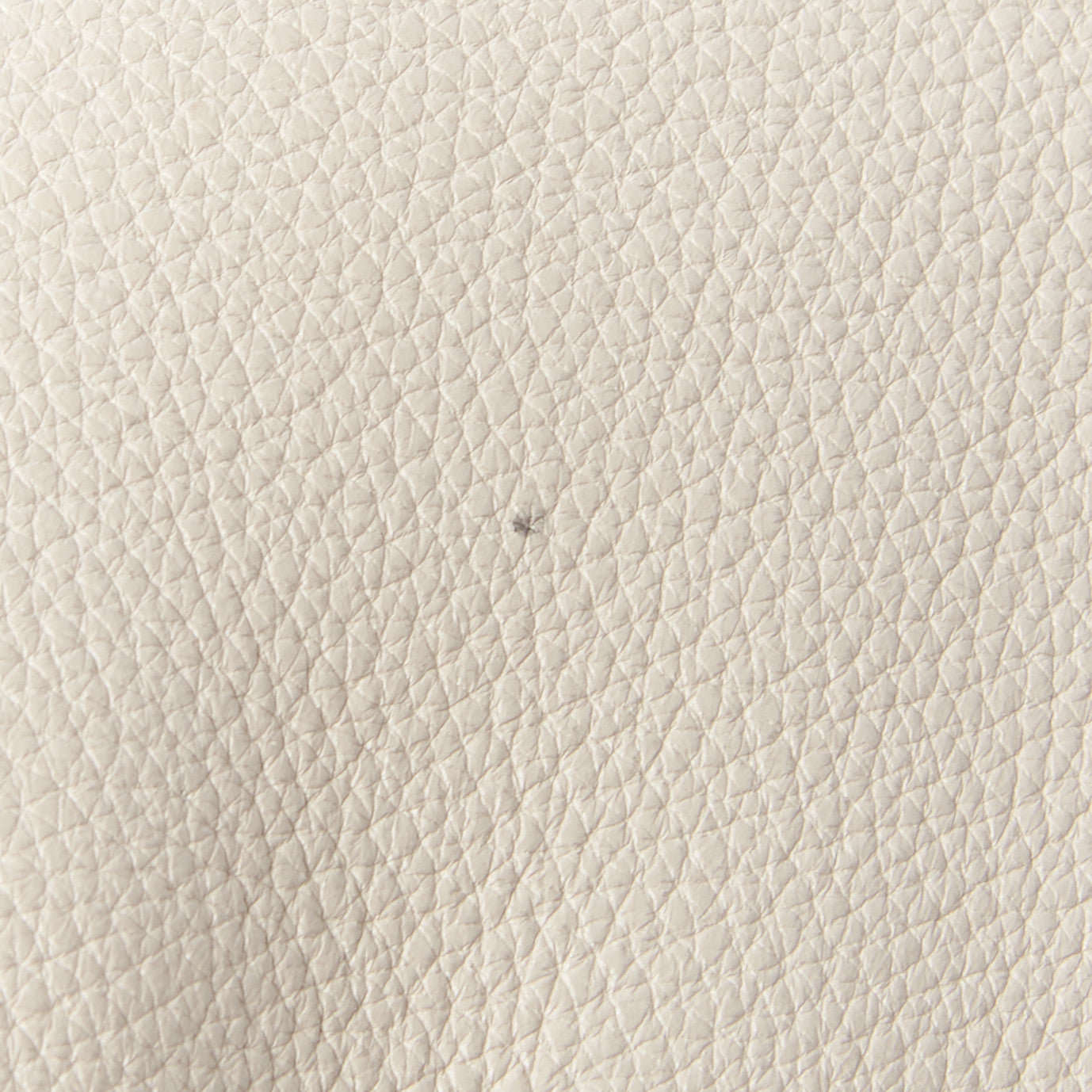 Pebbled Calfskin Large Soho Hobo Off White