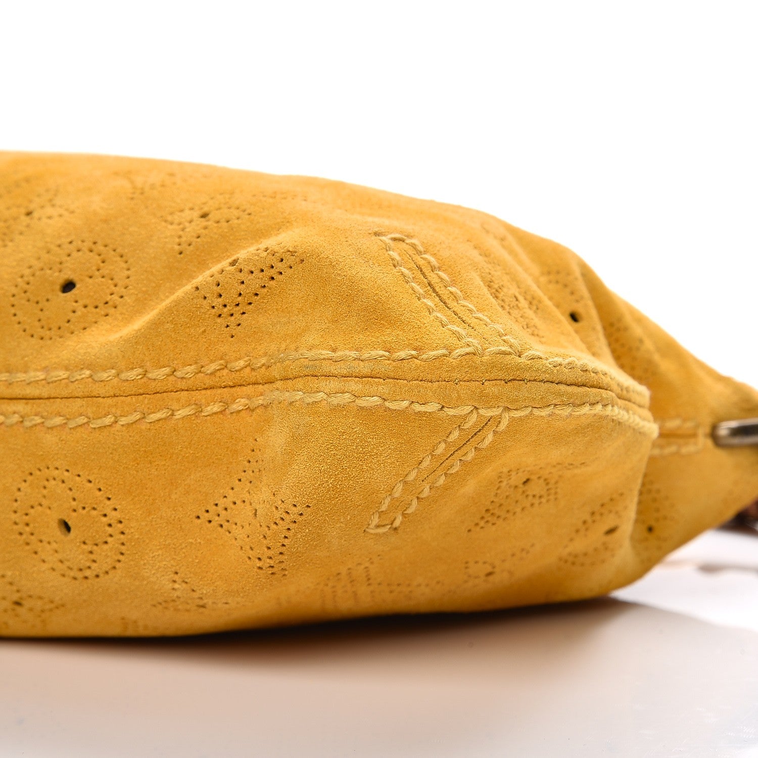 Louis Vuitton Suede Mahina Onatah GM Maize 8 of 8