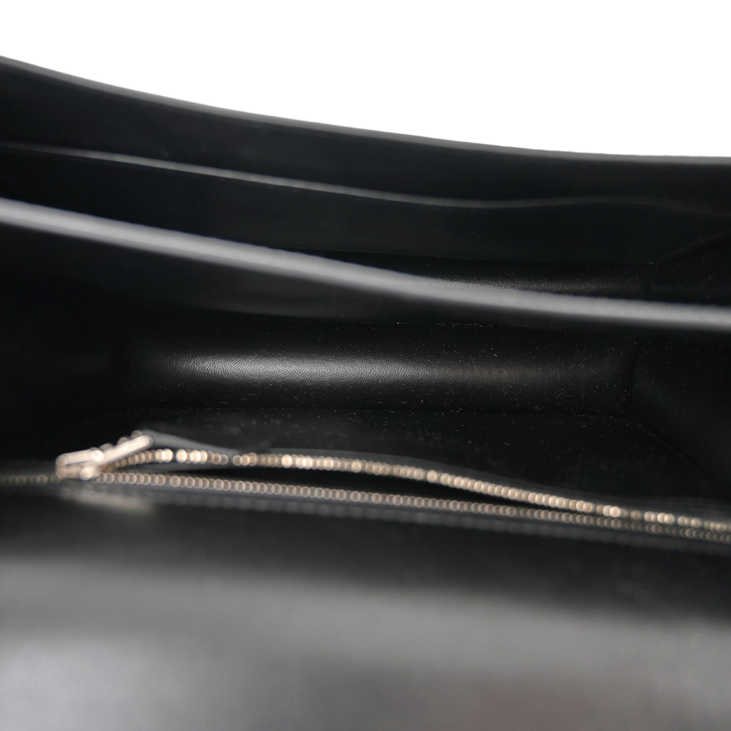 Epsom Constance 24 Black