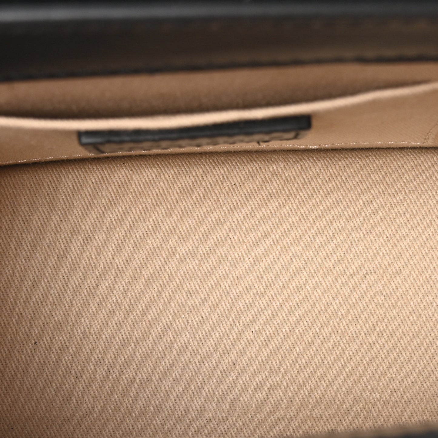 Smooth Calfskin Le Chiquito Moyen Black