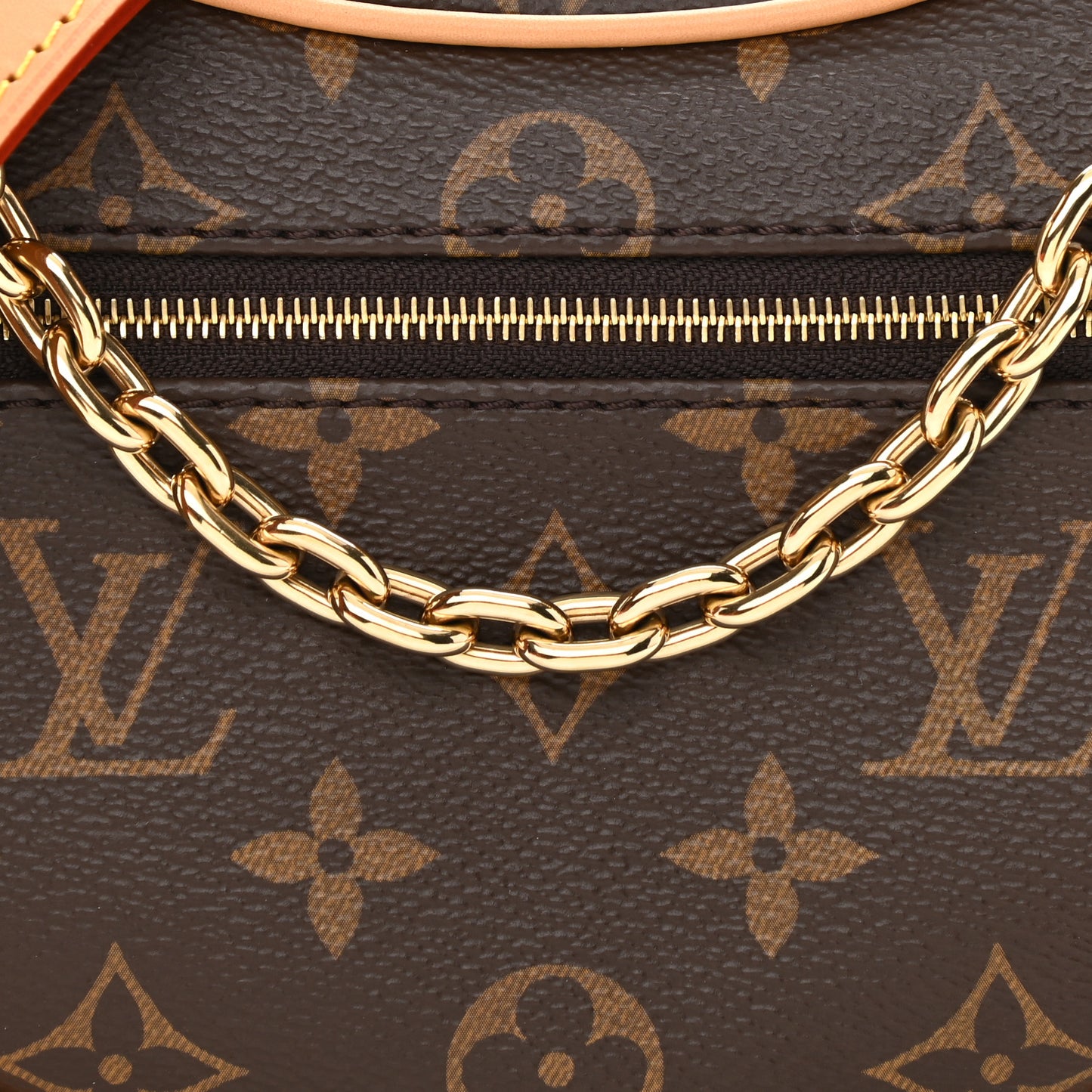 Monogram Loop