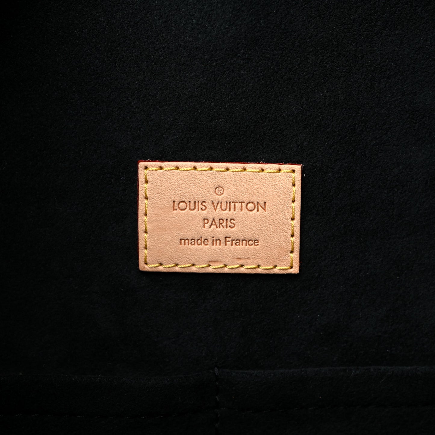 Monogram Gaia Black