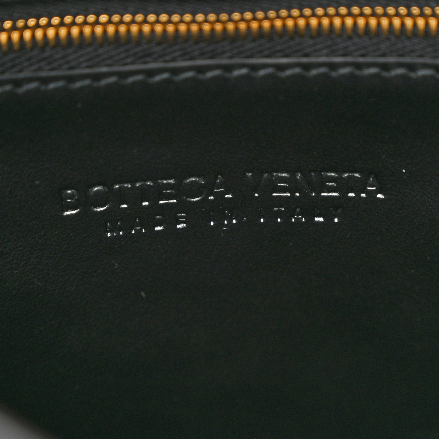 Calfskin Intrecciato Small Hop Black