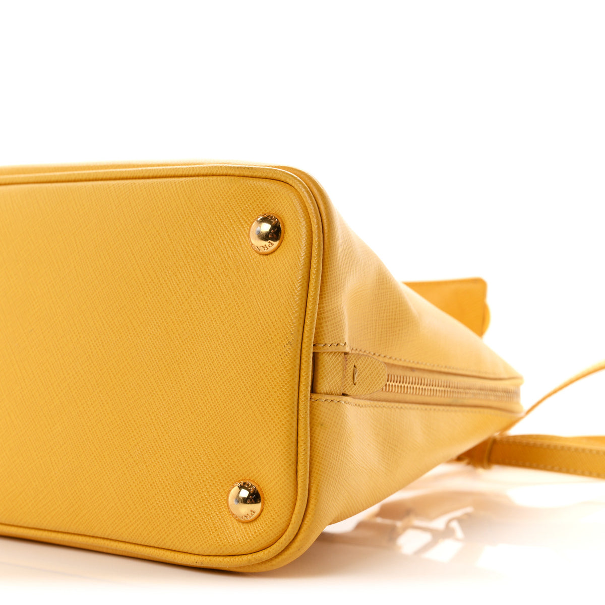 Saffiano Lux Medium Promenade Tote Mimosa
